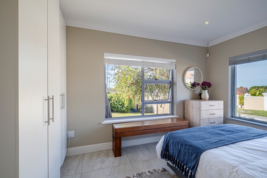 4 Bedroom Property for Sale in Lovemore Park Eastern Cape
